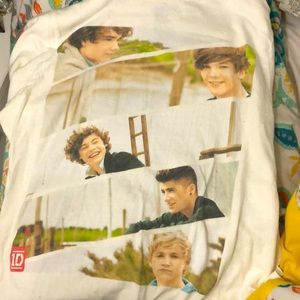 One Direction Hot Topic white Tee